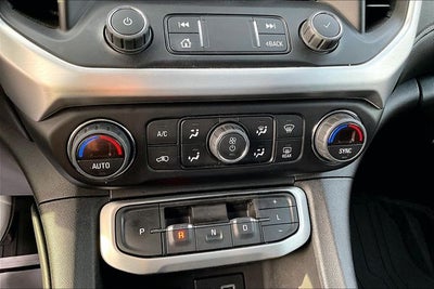 2022 GMC Acadia SLE