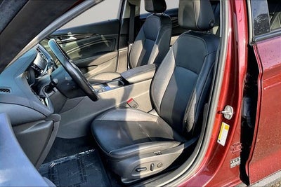 2019 Buick Regal TourX Essence