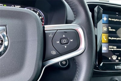 2021 Volvo XC40 Momentum