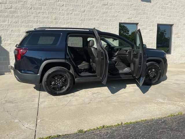 2022 GMC Acadia AT4