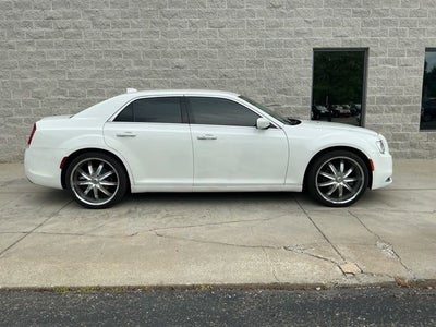 2019 Chrysler 300 Touring