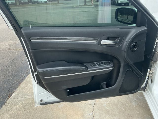 2019 Chrysler 300 Touring