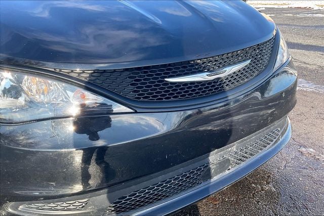 2024 Chrysler Voyager LX