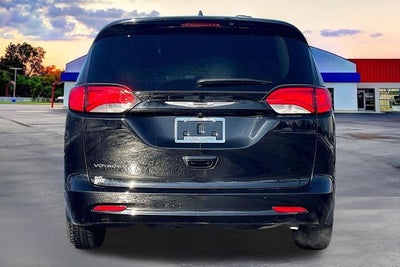 2024 Chrysler Voyager LX