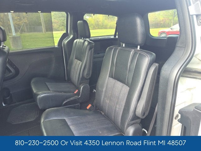 2016 Chrysler Town & Country S