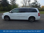 2016 Chrysler Town & Country S
