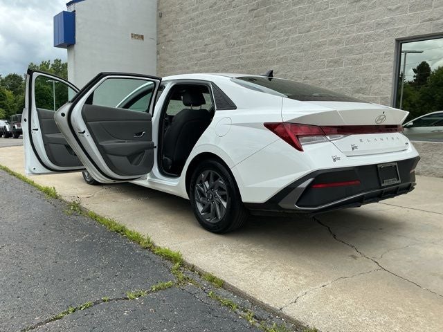 2024 Hyundai Elantra Hybrid Blue