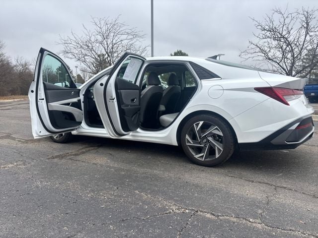 2024 Hyundai Elantra Limited