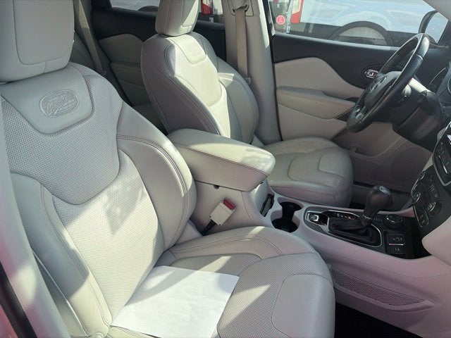 2019 Jeep Cherokee Overland