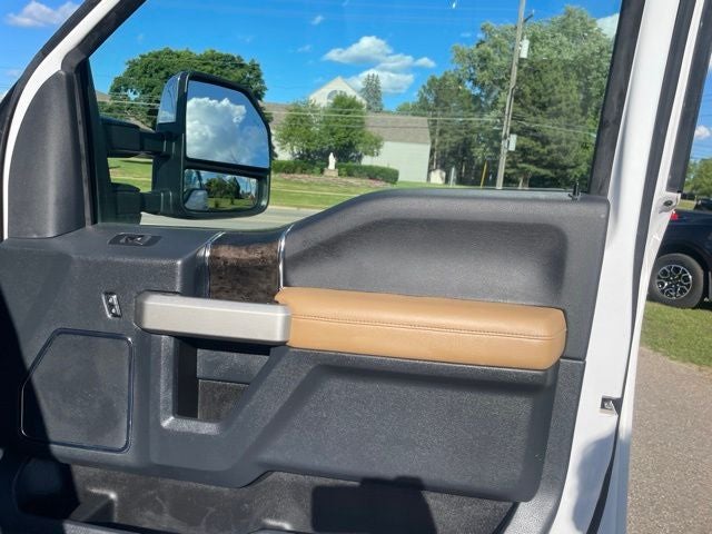 2022 Ford F-350SD Lariat