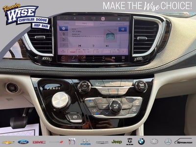 2023 Chrysler Pacifica Hybrid Limited