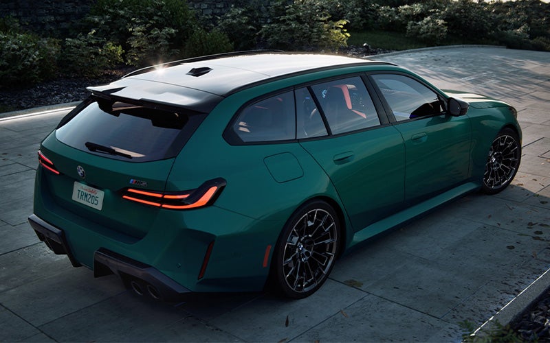 The sky lounge panoramic roof of the M5 Touring. | BMW of Grand Blanc in Grand Blanc MI