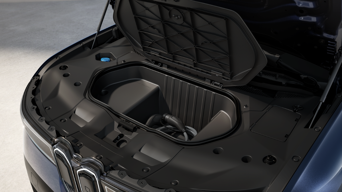 Front storage compartment in 2027 BMW iX3