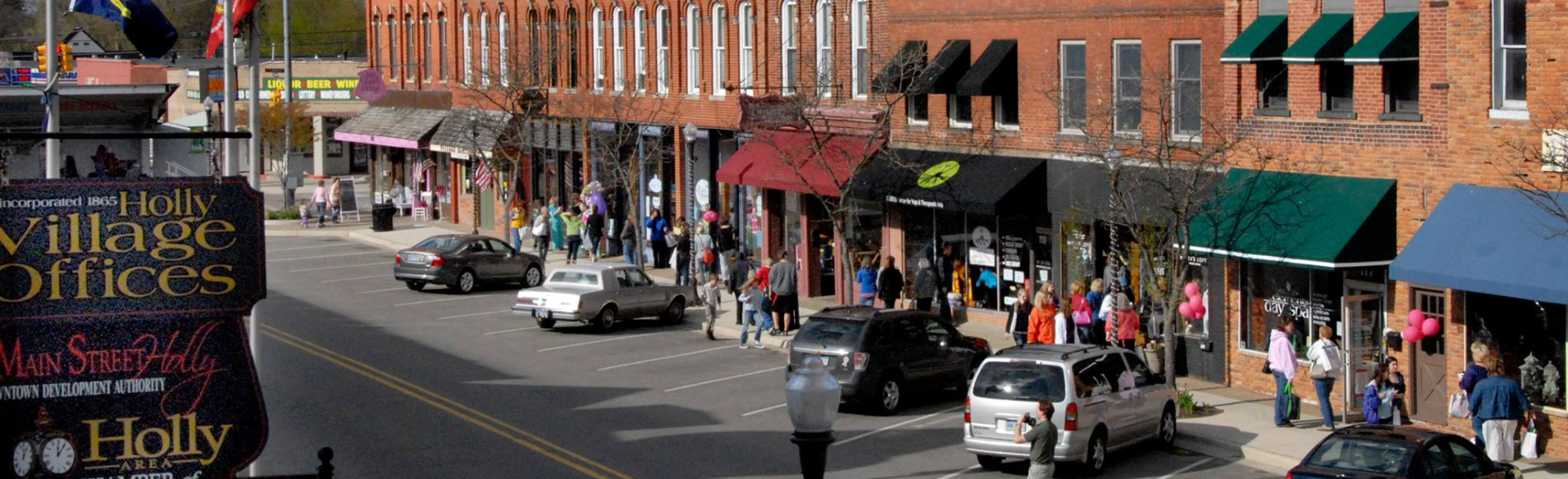 Photo of downtown Holly, Michigan
